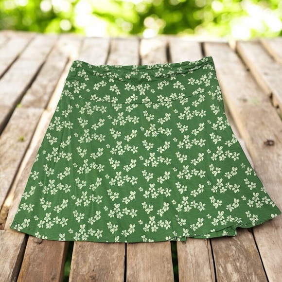 Toad&Co Dresses & Skirts - Toad&Co Chaka Green Floral A-Line short Skirt size large